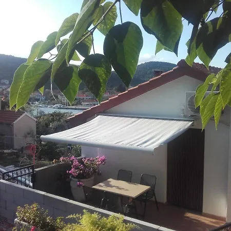 Apartman-nena- Veli Iž