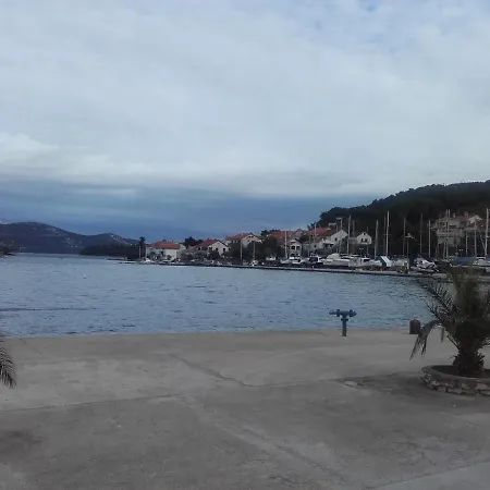 Apartman-nena- Veli Iž